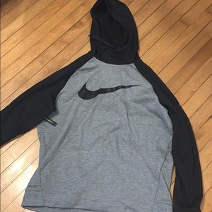 Men’s Nike dri-fit sweatshirt